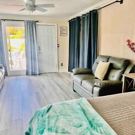 Cozy 2 Bedrooms Home By The Water ケープコーラル エクステリア 写真